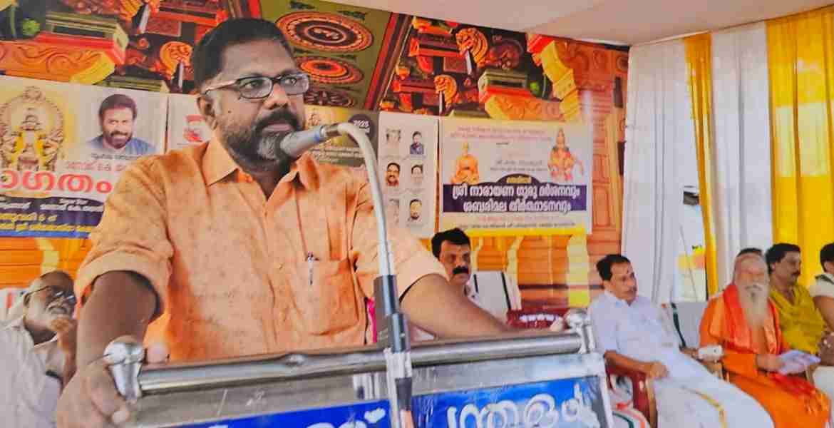 വലിയകോയില്‍ ശ്രീധര്‍മ്മശാസ്താ ഓഡിറ്റോറിയത്തില്‍ നടത്തിയ സെമിനാര്‍ ഡെപ്യൂട്ടി സ്പീക്കര്‍ ചിറ്റയം ഗോപകുമാര്‍ ഉദ്ഘാടനം ചെയ്യുന്നു