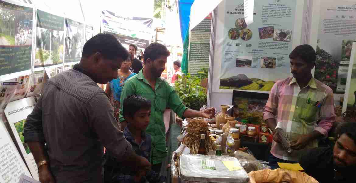 വനം വന്യജീവി വകുപ്പിന്റെ പ്രദര്‍ശന, വിപണനശാല :ചെറുതോണിയിലെ മേളയില്‍ നിന്ന് .