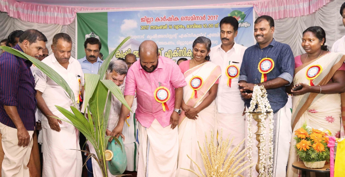 മില്ലുമുക്കില്‍ പണികഴിപ്പിച്ച കൃഷി അസിസ്റ്റന്റ് എക്‌സിക്യൂട്ടീവ് എന്ജിുനിയര്‍ കാര്യാലയത്തിന്റെ ഉദ്ഘാടനം കാര്ഷിലക വികസന കര്ഷികക്ഷേമ വകുപ്പു മന്ത്രി വി.എസ്.സുനില്കു‍മാര്‍ നിര്വരഹിക്കുന്നു